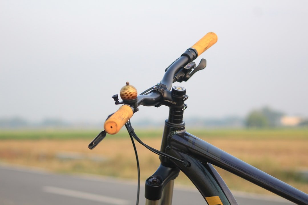 Best Bike Taillight with GPS Tracking: Top Reviews & Comparison - OPlace