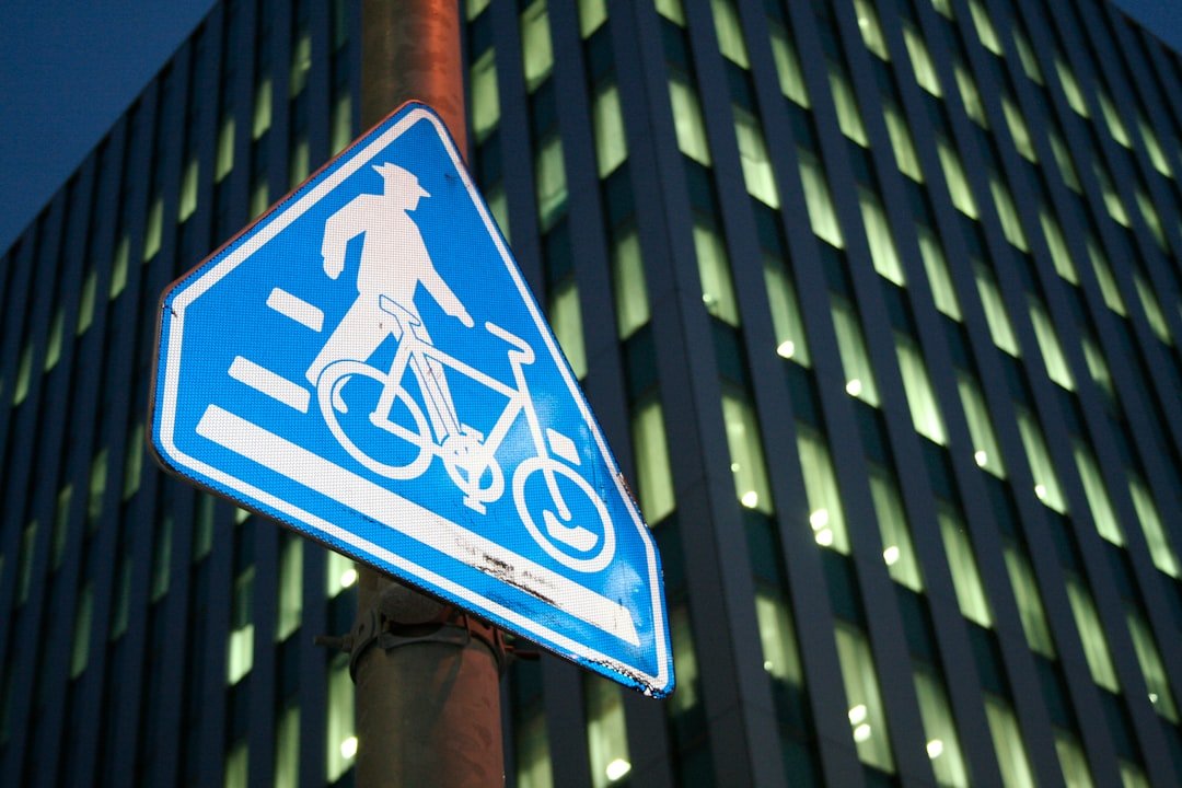 Best Remote Control Turn Signal Light for E-Bike Safety: A Rider's Guide - OPlace