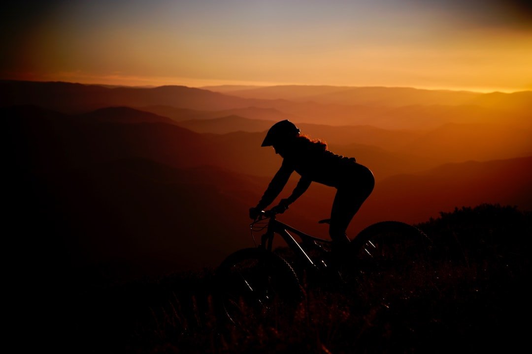 Conquer the Dark: The Ultimate Guide to Mountain Bike Lights for Night Riding - OPlace