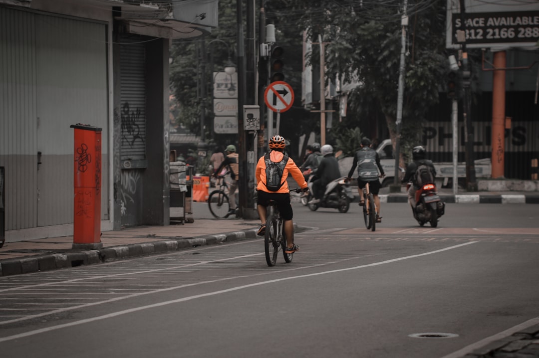 E-Bike Helmet Remote Control Turn Signal Light Reviews: Safe Hands-Free Signaling