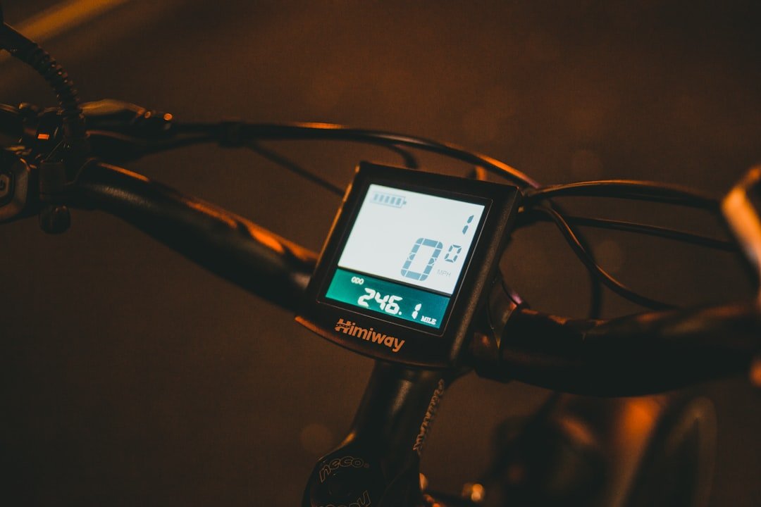 Remote Control Turn Signals: Boosting E-Bike Commuter Safety - OPlace
